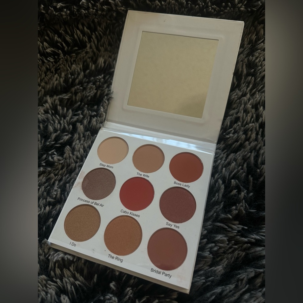 Neutral and Red Eyeshadow Palette